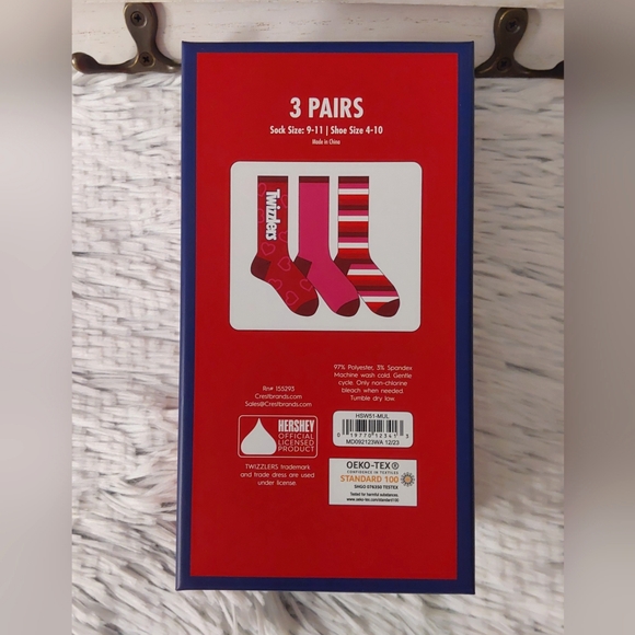🎉 HP 🥳 NWOT Twizzlers 3 Pairs of Crew Socks Gift Set - 1 Box ❣️ - Picture 2 of 8
